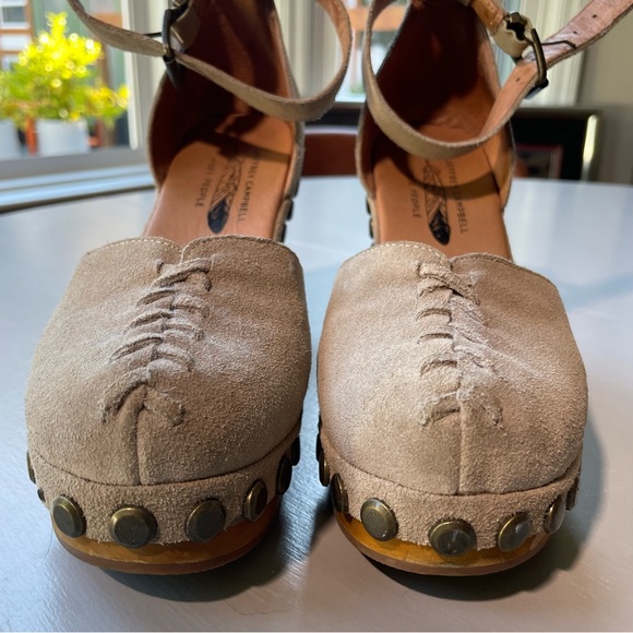 Jeffrey Campbell x Free People Bohemian Wooden Studded Clog Heels - sz 7 - Picture 2 of 7